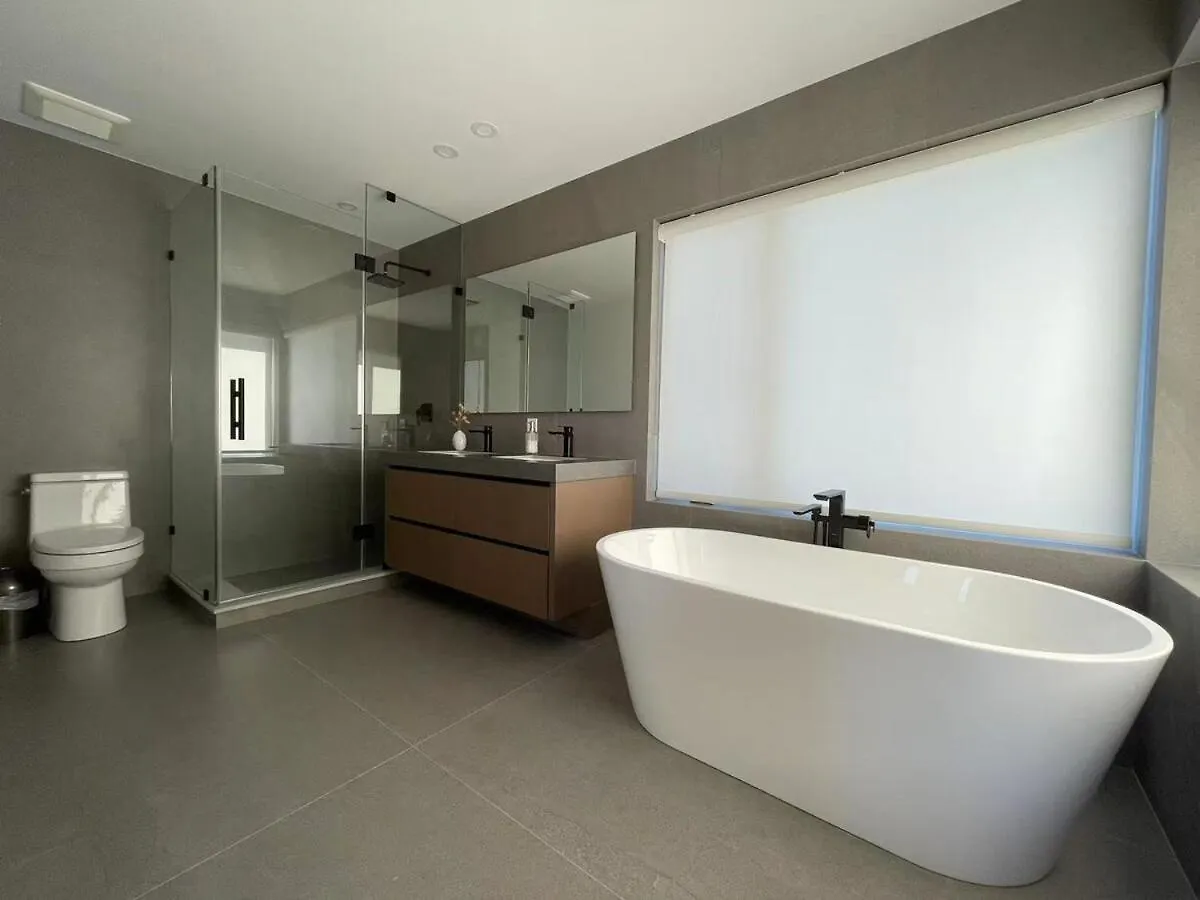 Stylish 6Br Retreat With Breathtaking Ocean Views 0*, Nanaimo Canada