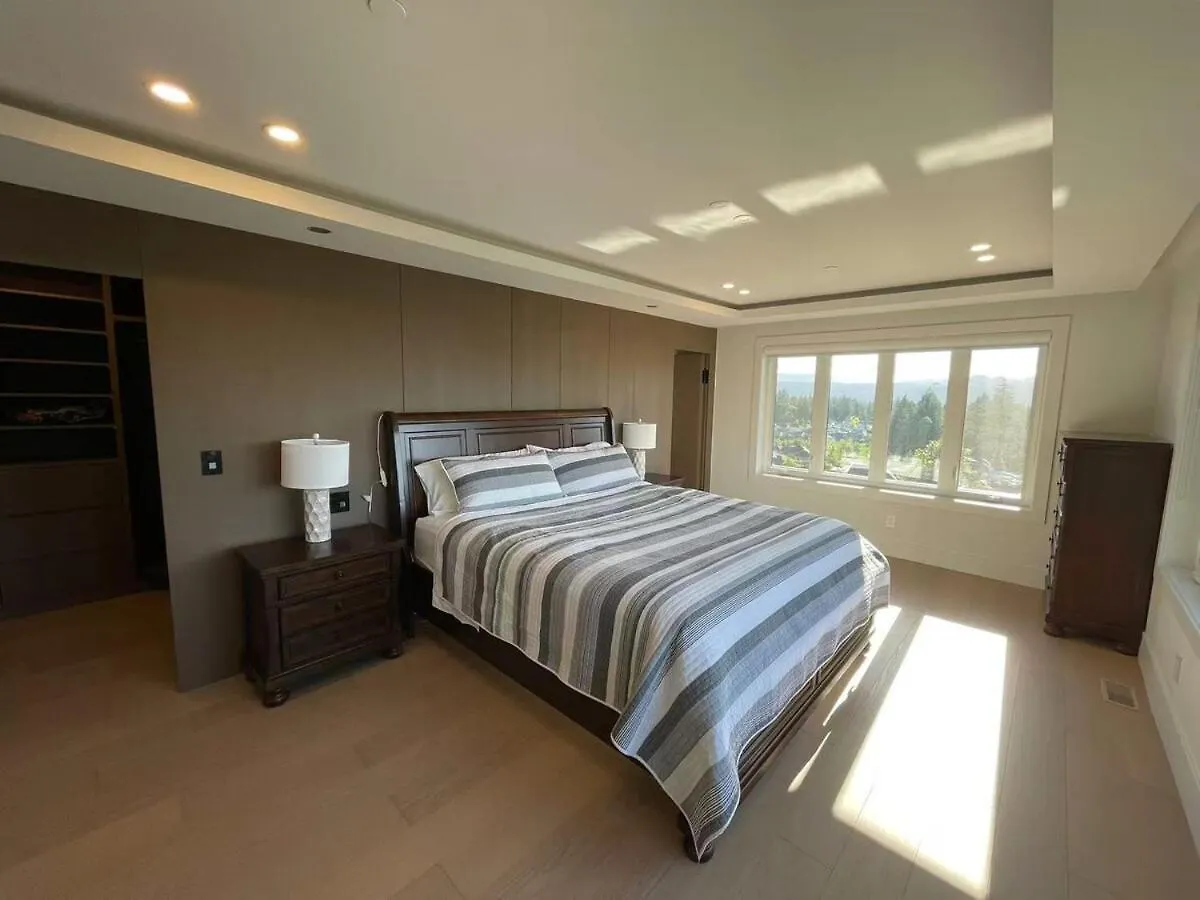 Holiday home Stylish 6Br Retreat With Breathtaking Ocean Views